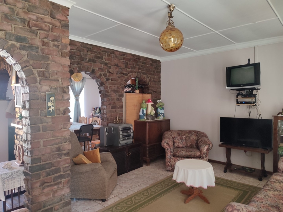 4 Bedroom Property for Sale in Uitsig Free State